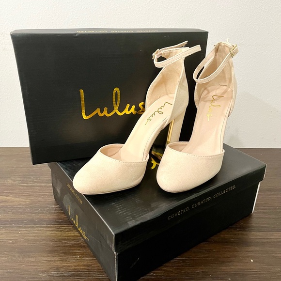 New in box! Lulus Laura Light Nude Suede Ankle Strap Heels size 5.5 with gold - Picture 10 of 11
